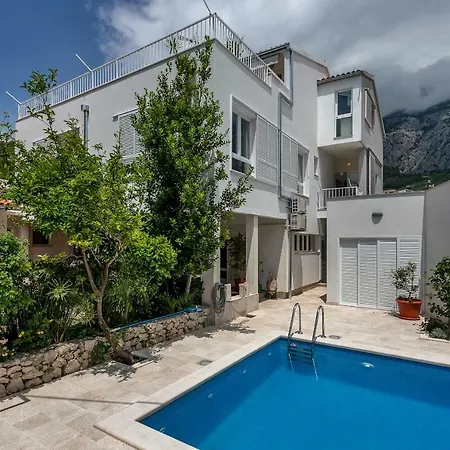 Mediteraneo Apartman *