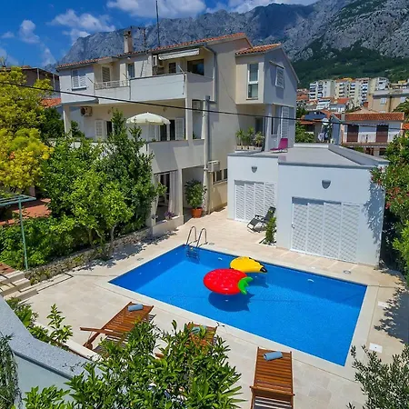 Mediteraneo アパート