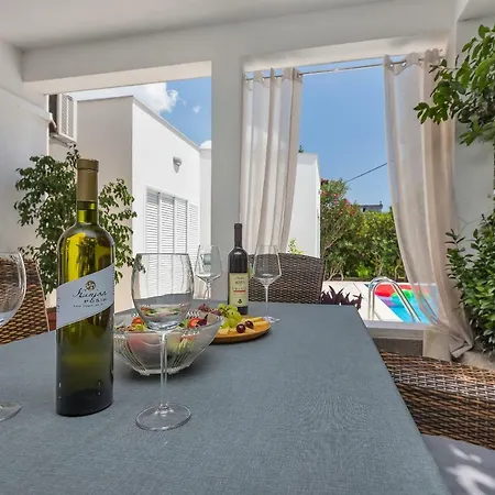 Mediteraneo アパート