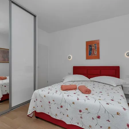 Mediteraneo アパート マカルスカ