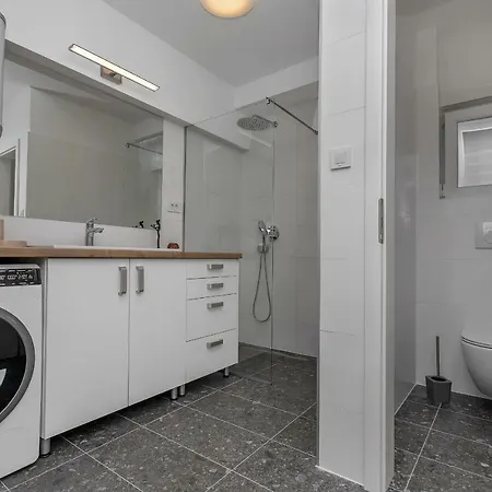 Mediteraneo * マカルスカ